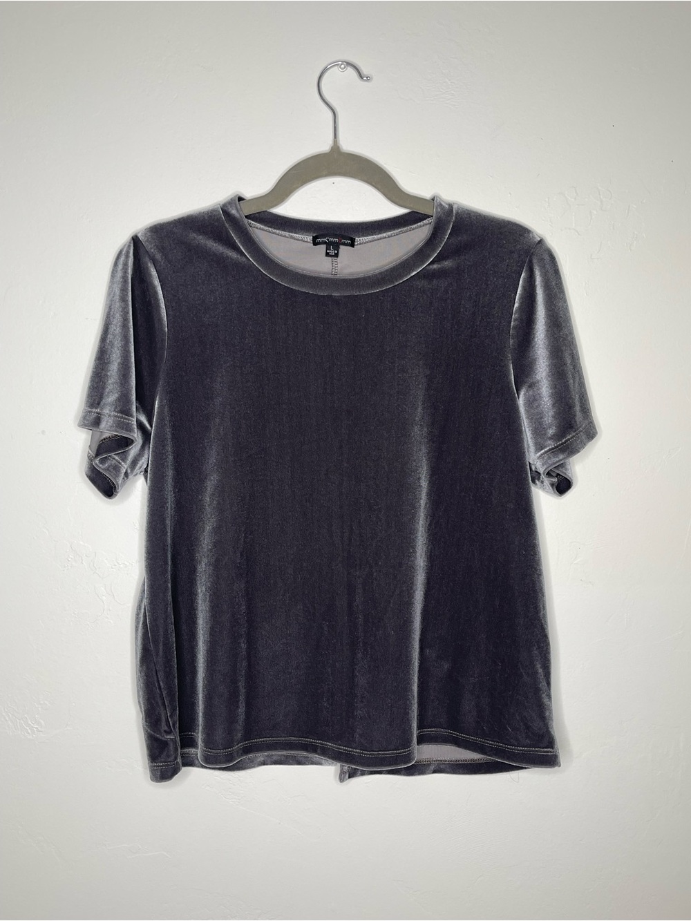 MM Couture Women’s Sage Gray Velvet Short Sleeve Top Size Large Back Kick Pleat
